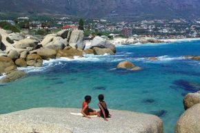 Camps Bay Studio with private patio